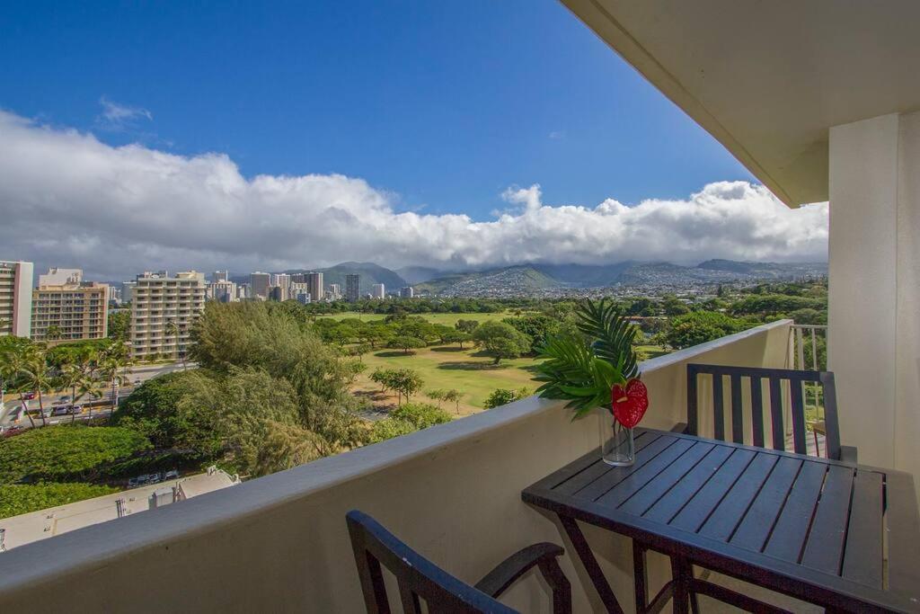 Diamond Head Beach Hotel Гонолулу Екстер'єр фото