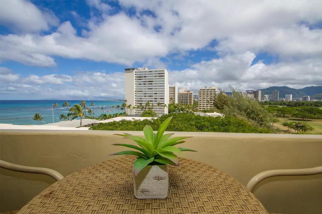 Diamond Head Beach Hotel Гонолулу Екстер'єр фото